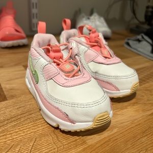Nike sneakers for toddler girls